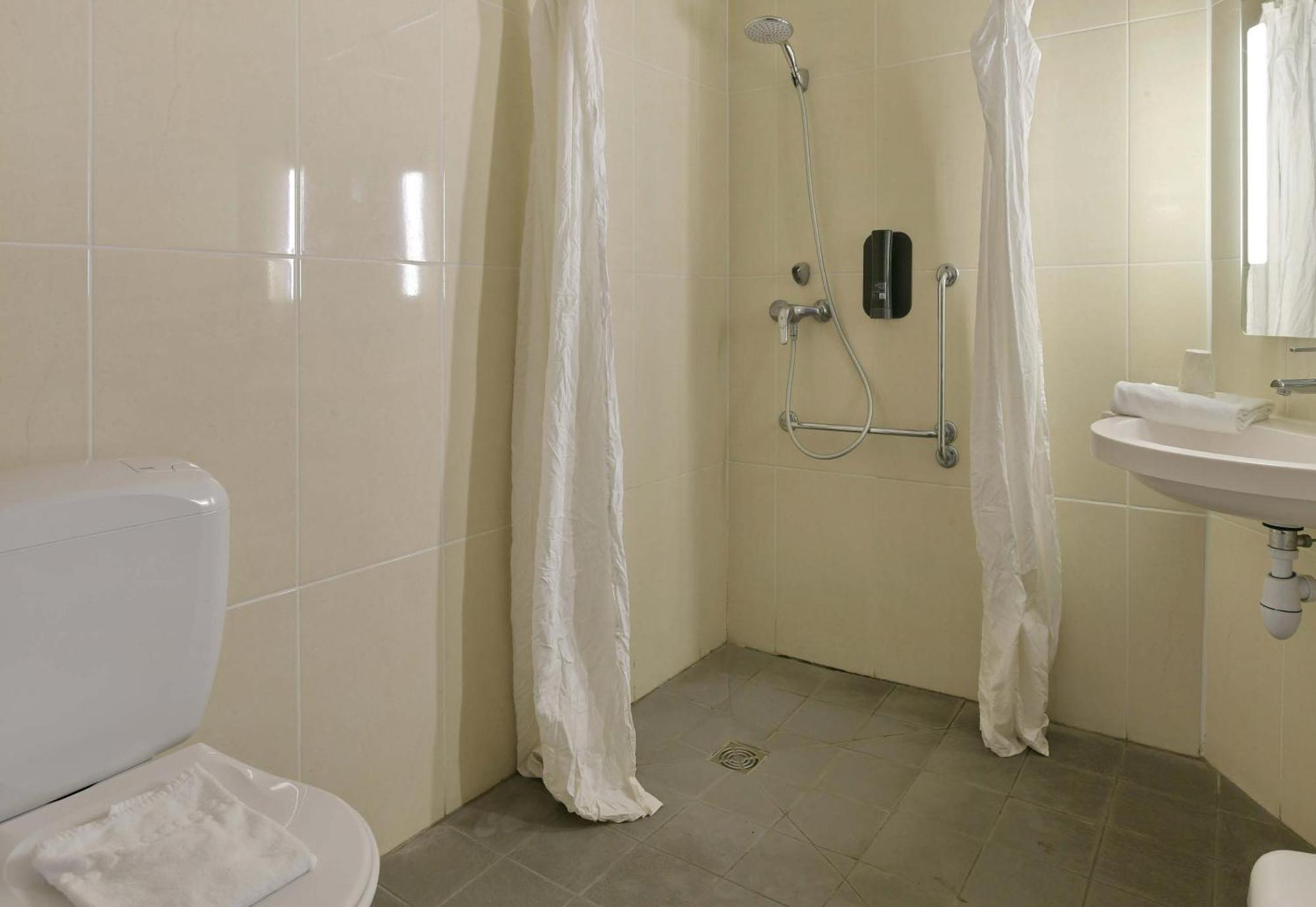 B&B Hotel Le Mans Nord 1 Saint-Saturnin  Exteriör bild